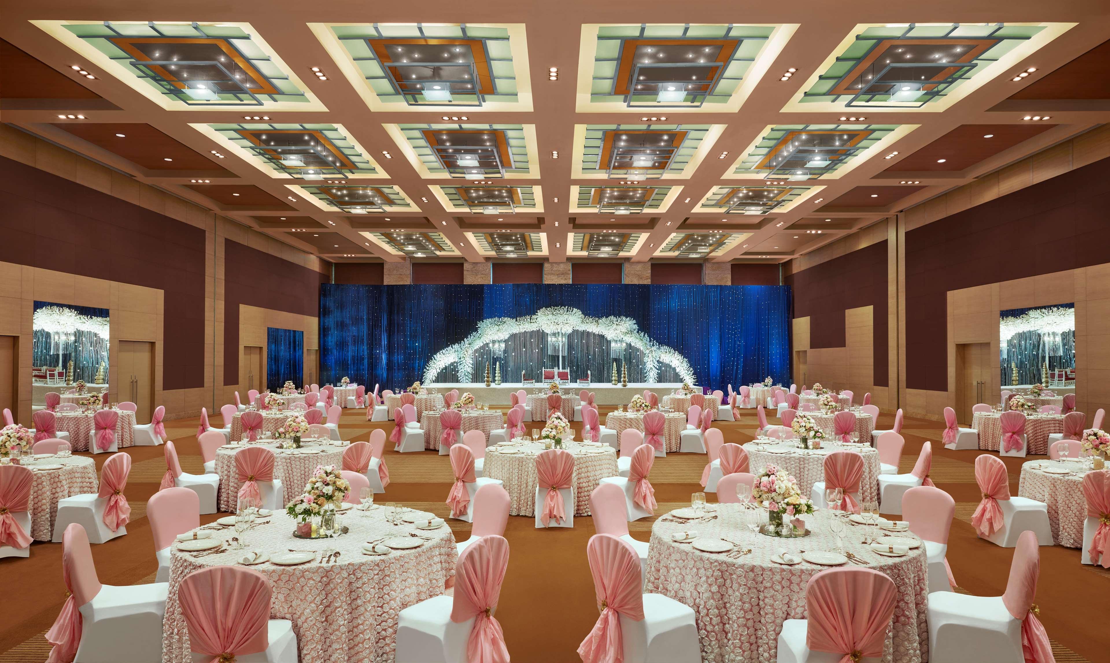 Grand Hyatt Mumbai Hotel And Residences Kültér fotó The Grand Ballroom