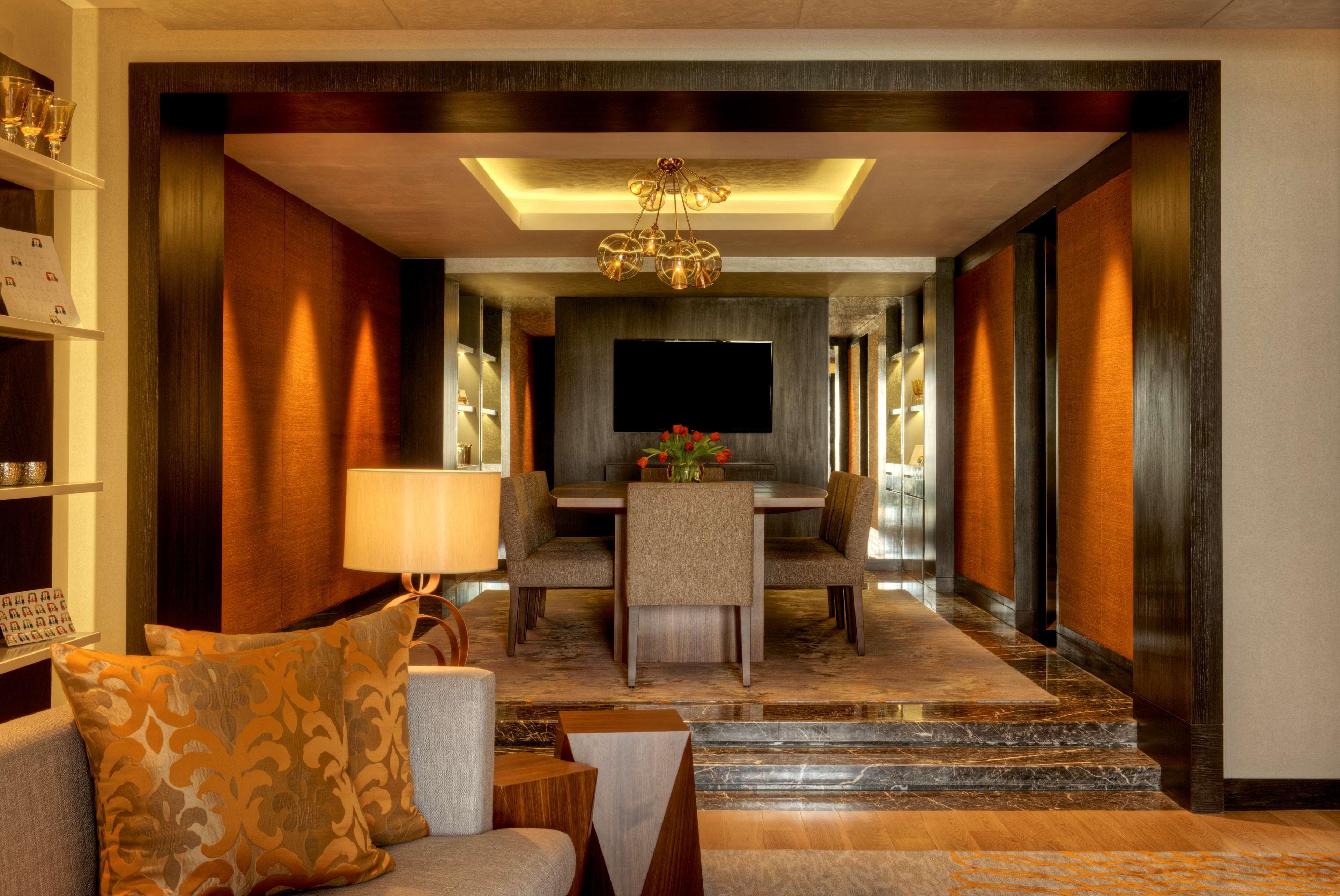 Grand Hyatt Mumbai Hotel And Residences Kültér fotó The interior of a suite at the Taj Mahal Palace, Mumbai