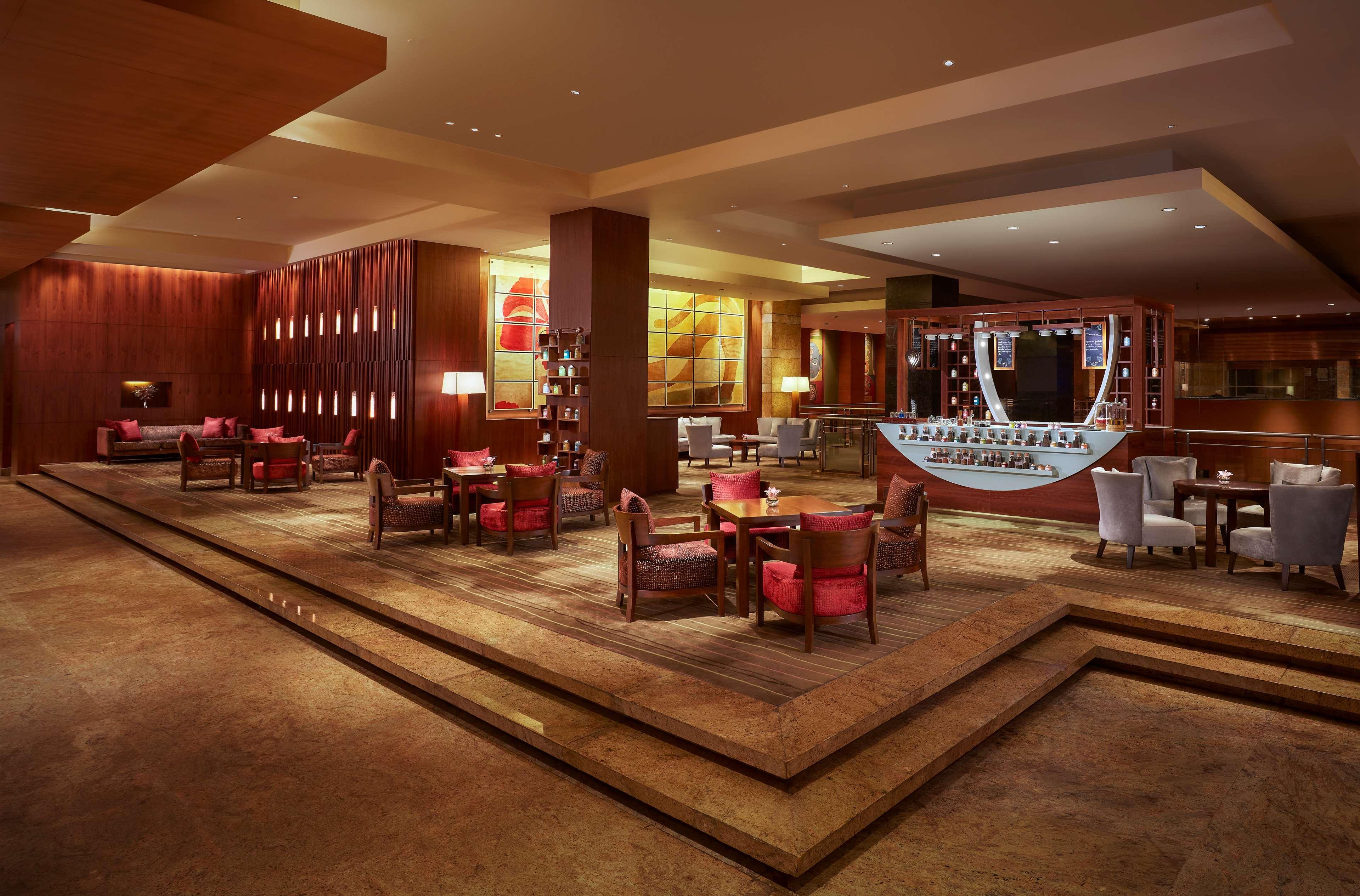 Grand Hyatt Mumbai Hotel And Residences Kültér fotó The lobby
