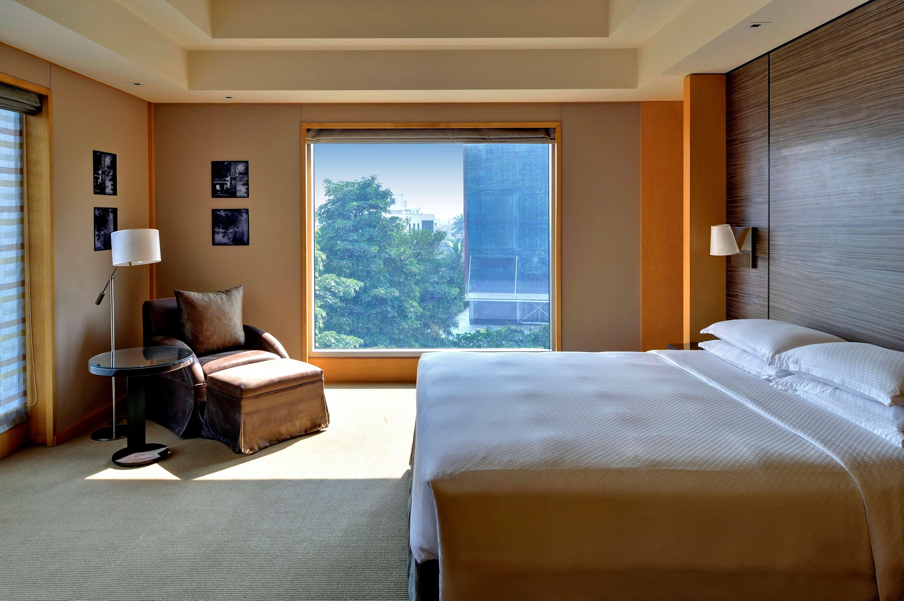 Grand Hyatt Mumbai Hotel And Residences Kültér fotó Deluxe Room
